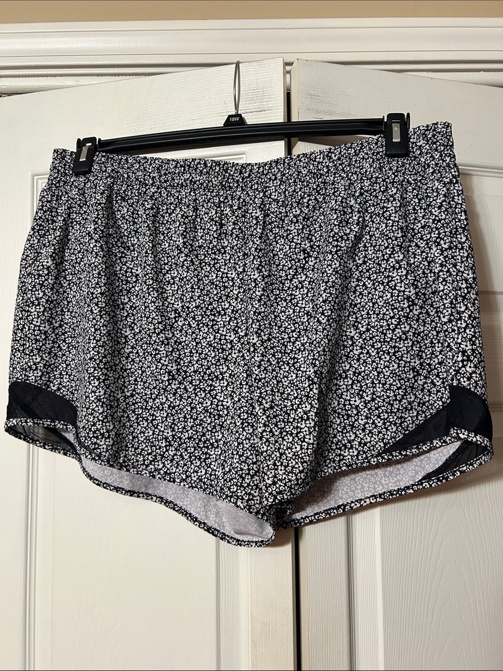 RBX - 1X - Black & White Floral Women’s Elastic Waist Shorts w/ Built In Brief